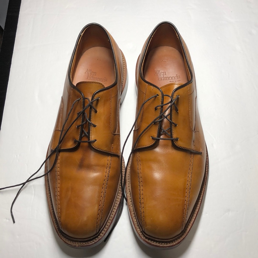 Allen Edmonds Tan Leather Lace-Up Dress Shoes